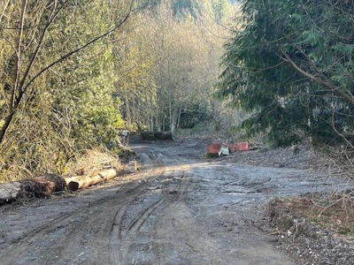6999 Hinkley Road - 5