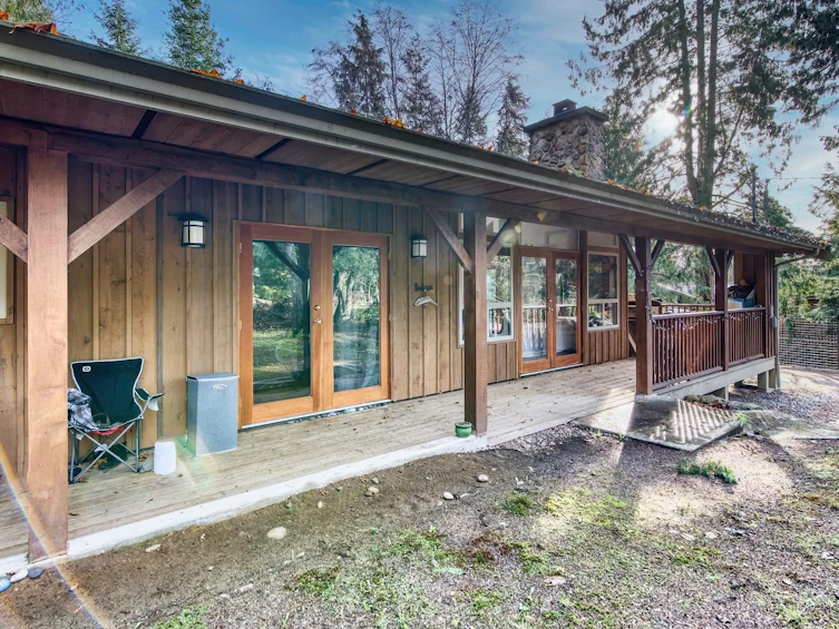 5518 Wakefield Road, Sechelt, BC, V0N 3A8 - 5
