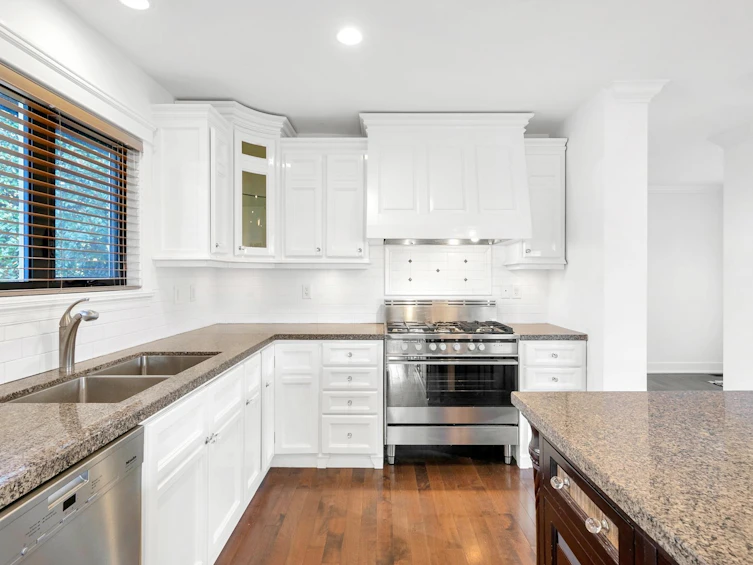 1031 Inglewood Avenue, West Vancouver, BC, V7T 1Y1 - 6