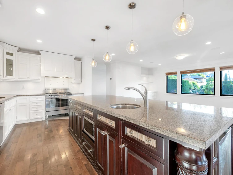 1031 Inglewood Avenue, West Vancouver, BC, V7T 1Y1 - 5