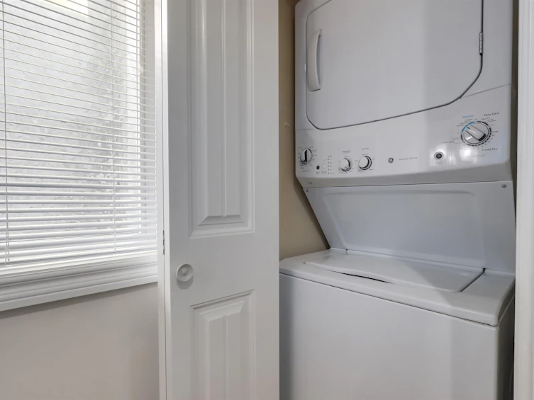 2151 Triumph Street, Vancouver, BC, V5L 1L1 - 22