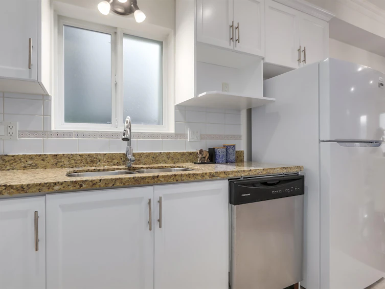 2151 Triumph Street, Vancouver, BC, V5L 1L1 - 12