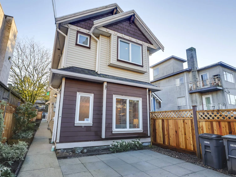 2151 Triumph Street, Vancouver, BC, V5L 1L1 - 28