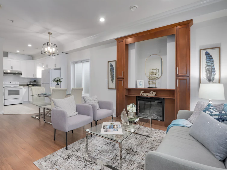 2151 Triumph Street, Vancouver, BC, V5L 1L1 - 2