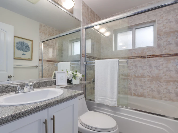 2151 Triumph Street, Vancouver, BC, V5L 1L1 - 20