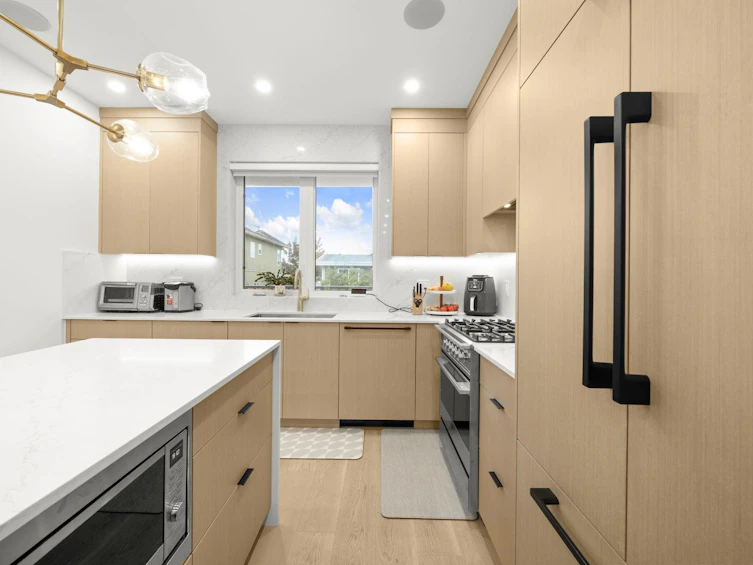 552 E 58th Avenue, Vancouver, BC, V5X 1W2 - 3