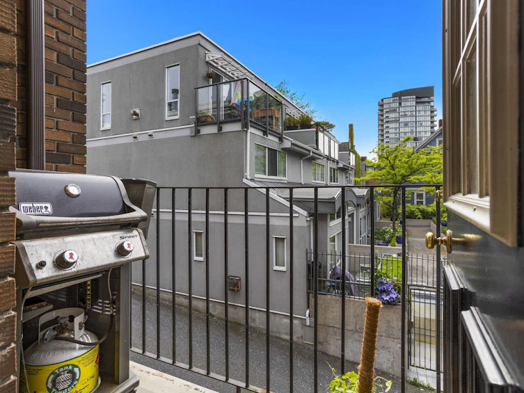 1365 W 7th Avenue, Vancouver, BC, V6H 1B8 - 9