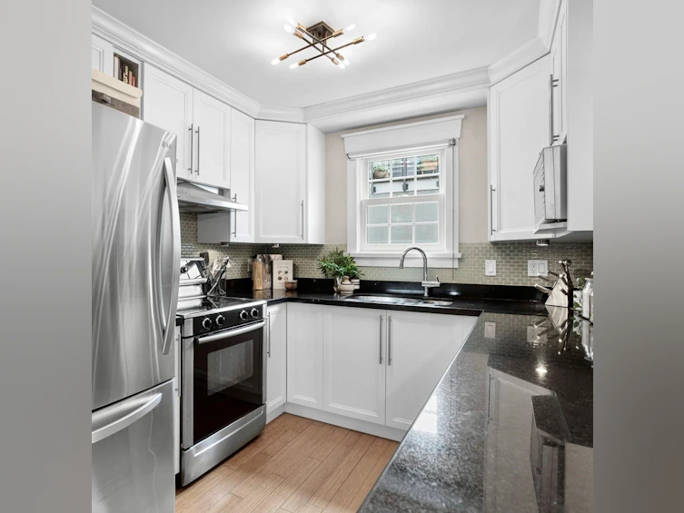 1365 W 7th Avenue, Vancouver, BC, V6H 1B8 - 4