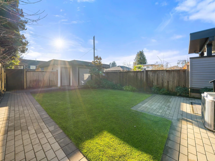 361 E 15th Street, North Vancouver, BC, V7L 2R6 - 35