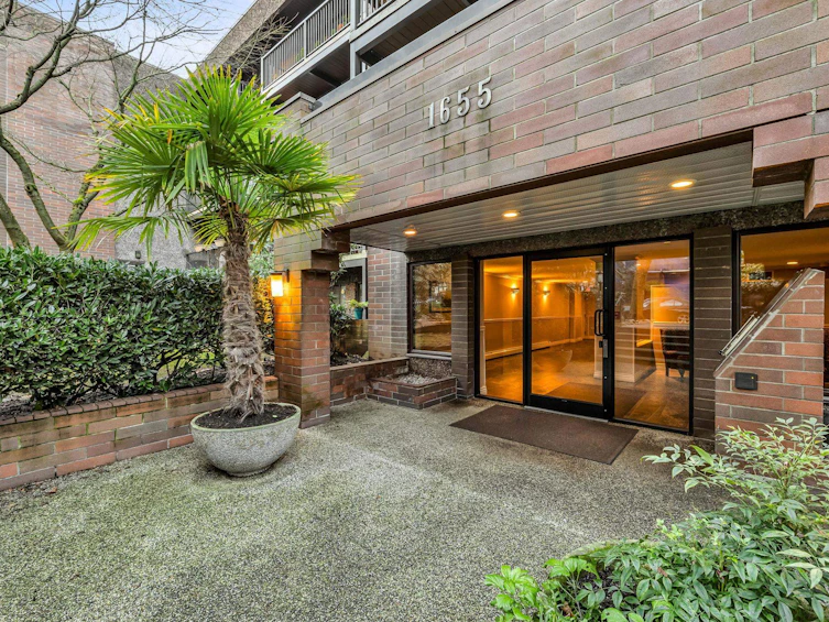 109-1655 Nelson Street, Vancouver, BC, V6G 1M4 - 2