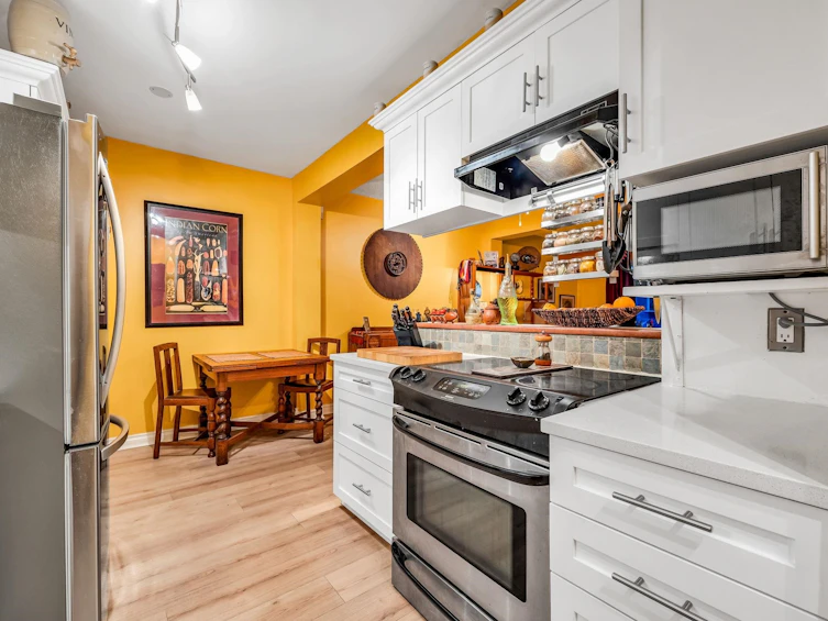 109-1655 Nelson Street, Vancouver, BC, V6G 1M4 - 7