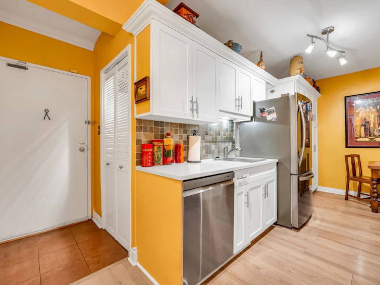 109-1655 Nelson Street, Vancouver, BC, V6G 1M4 - 3