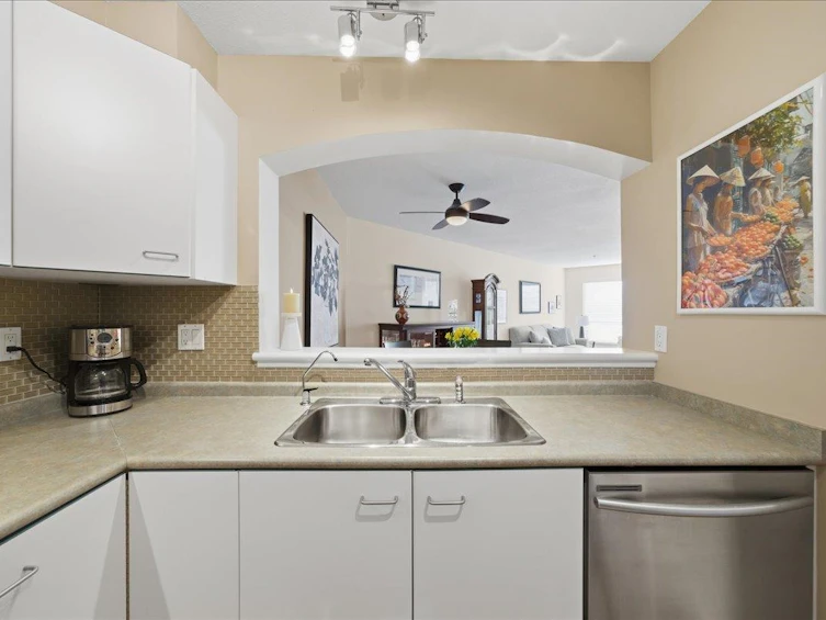 323-1252 Town Centre Boulevard, Coquitlam, BC, V3B 7R7 - 14