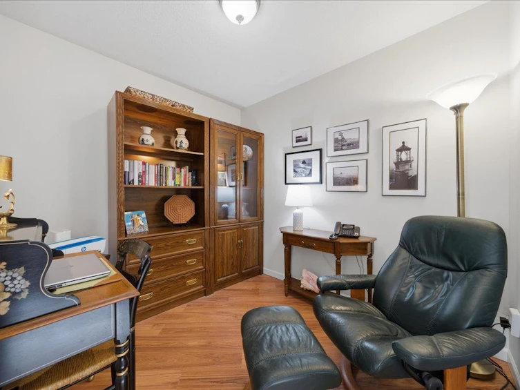 323-1252 Town Centre Boulevard, Coquitlam, BC, V3B 7R7 - 5