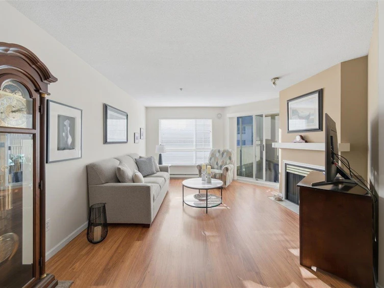 323-1252 Town Centre Boulevard, Coquitlam, BC, V3B 7R7 - 6