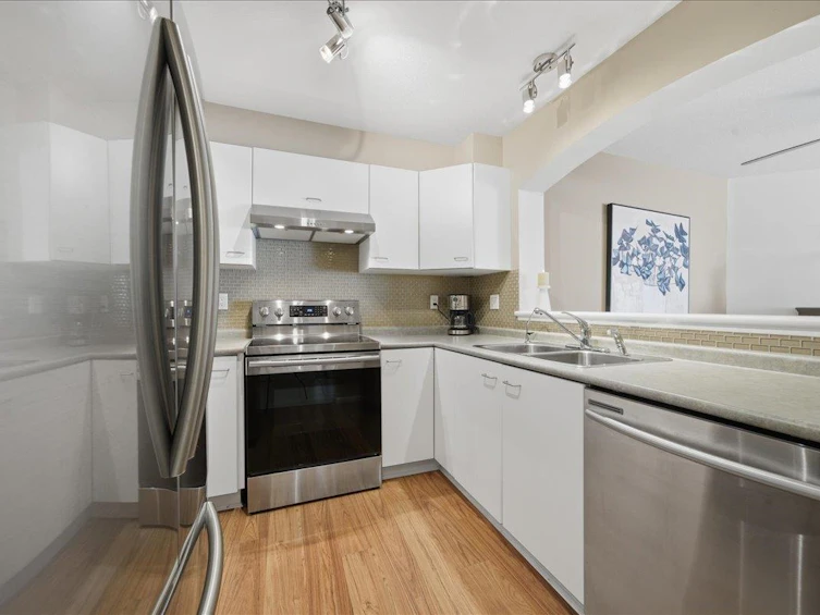 323-1252 Town Centre Boulevard, Coquitlam, BC, V3B 7R7 - 12