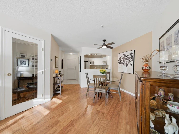 323-1252 Town Centre Boulevard, Coquitlam, BC, V3B 7R7 - 4