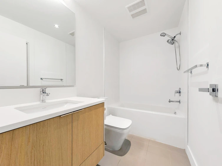 2431 W Broadway, Vancouver, BC, V6K 2E8 - 35