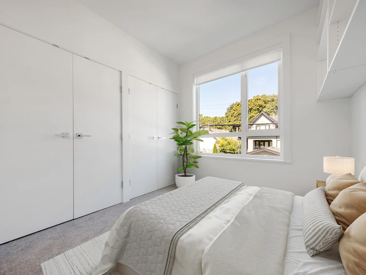 2431 W Broadway, Vancouver, BC, V6K 2E8 - 19
