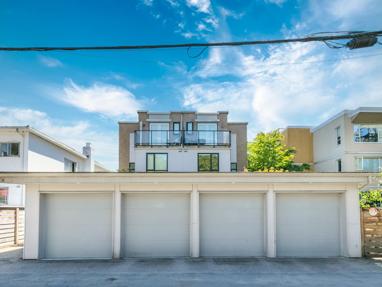 2431 W Broadway, Vancouver, BC, V6K 2E8 - 39