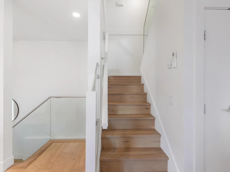 2431 W Broadway, Vancouver, BC, V6K 2E8 - 18