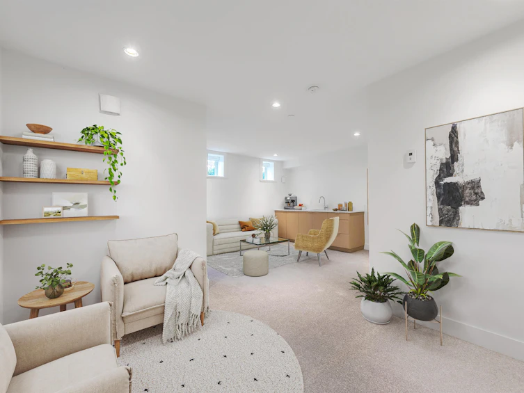2431 W Broadway, Vancouver, BC, V6K 2E8 - 34