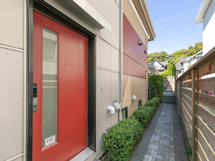 2431 W Broadway, Vancouver, BC, V6K 2E8 - 3