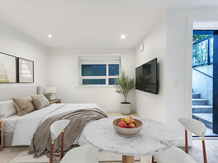 2431 W Broadway, Vancouver, BC, V6K 2E8 - 36