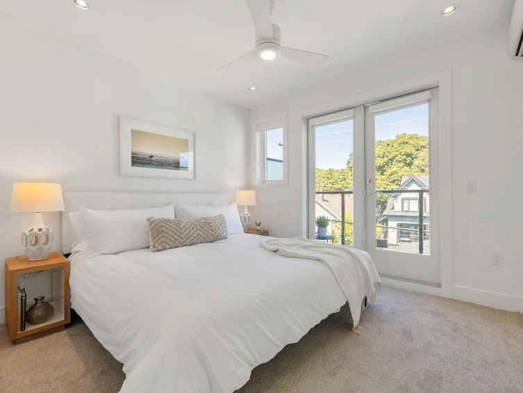 2431 W Broadway, Vancouver, BC, V6K 2E8 - 24
