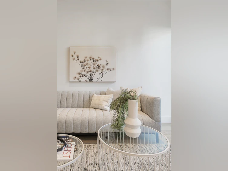 2431 W Broadway, Vancouver, BC, V6K 2E8 - 10