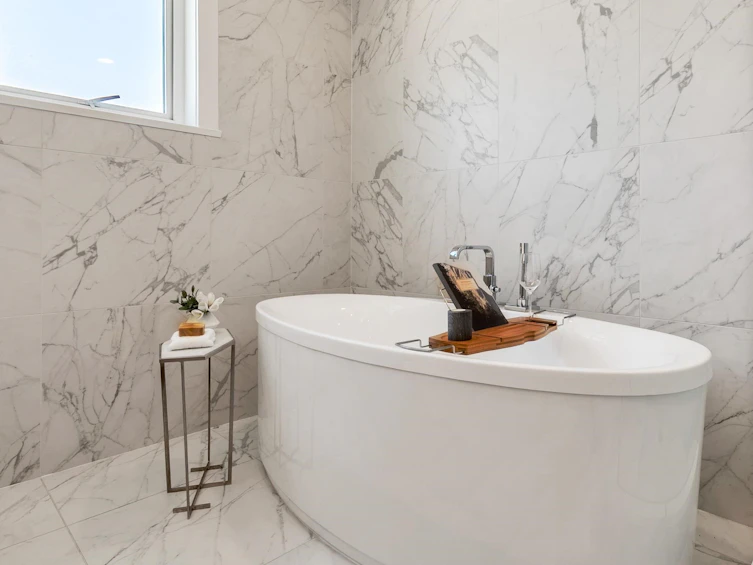 2431 W Broadway, Vancouver, BC, V6K 2E8 - 29