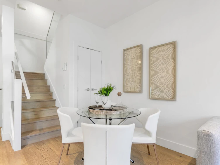 2431 W Broadway, Vancouver, BC, V6K 2E8 - 14