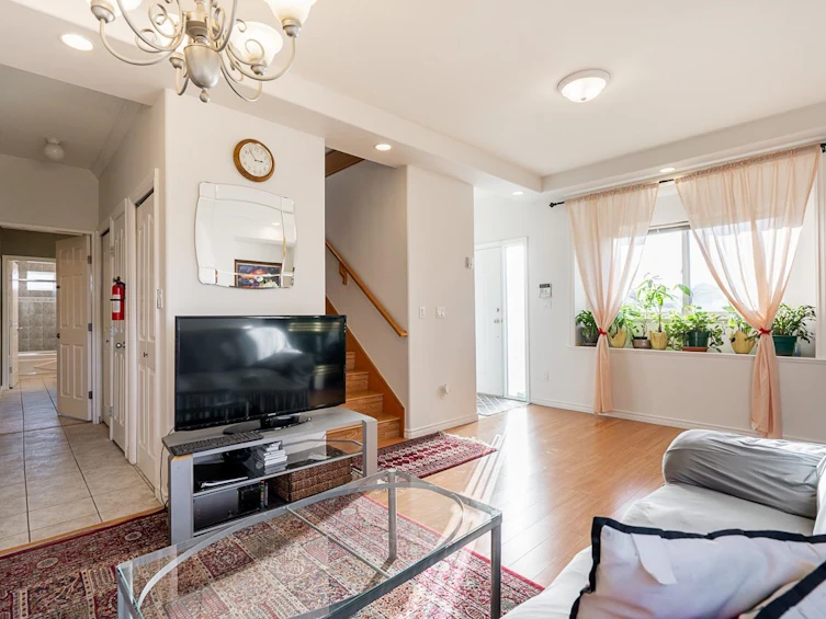 6980 Humphries Avenue, Burnaby, BC, V5E 4N4 - 4