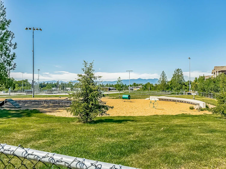 592-8288 207a Street, Langley, BC, V2Y 0L2 - 36