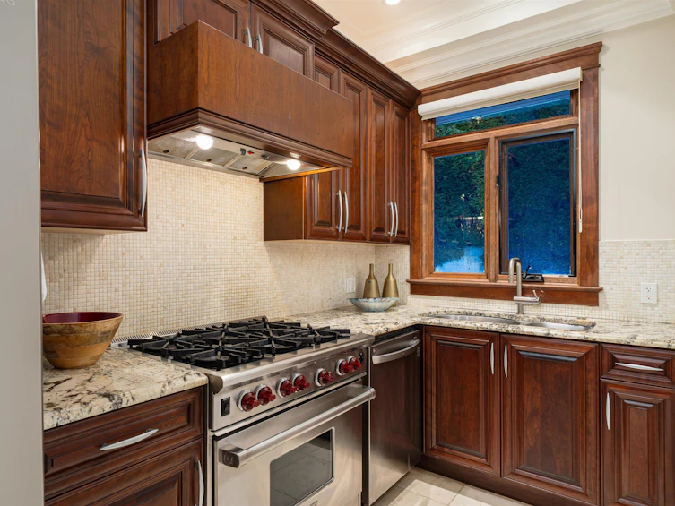 2673 Finch Hill, West Vancouver, BC, V7S 3H3 - 10