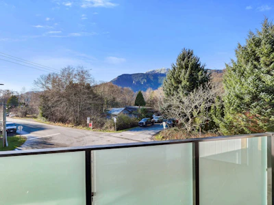 207-37808 Third Avenue - 5