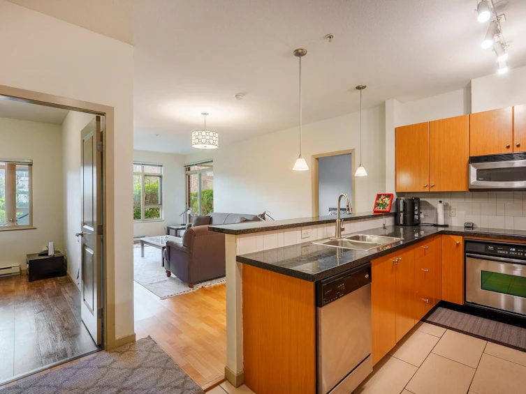 105-100 Capilano Road, Port Moody, BC, V3H 5M9 - 5