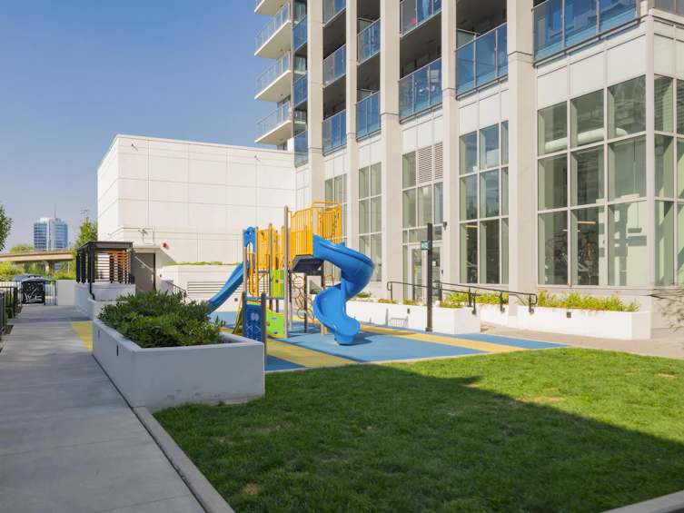 3801-10448 University Drive, Surrey, BC, V3T 0S7 - 38