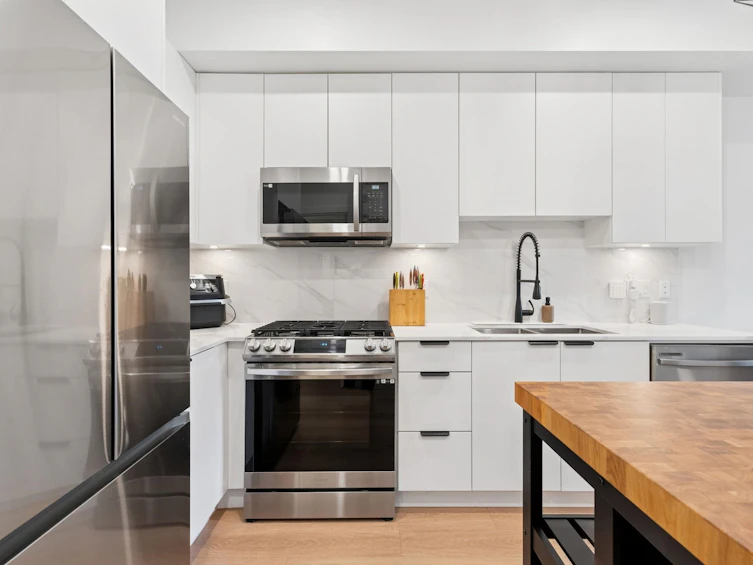204-2331 Kelly Avenue, Port Coquitlam, BC, V3C 1Y3 - 4