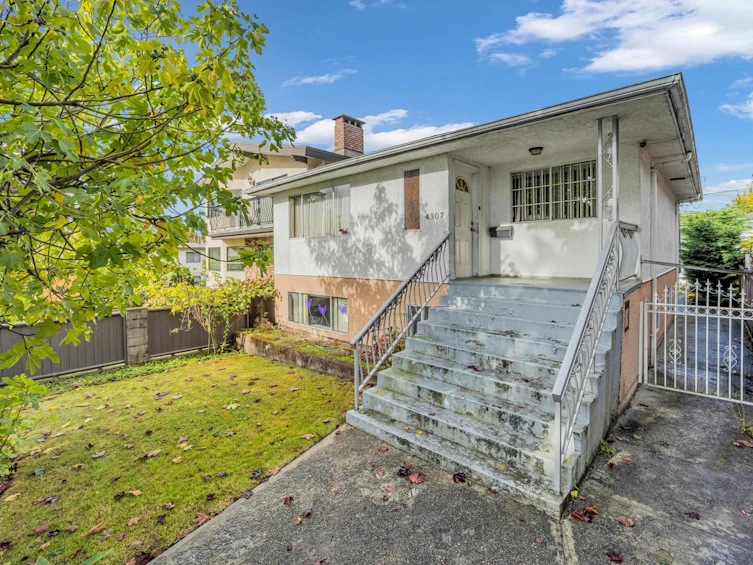 4307 Venables Street, Burnaby, BC, V5C 3A3 - 2