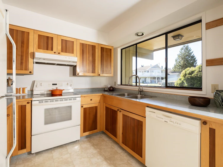 670 Fairmont Road, Gibsons, BC, V0N 1V9 - 8
