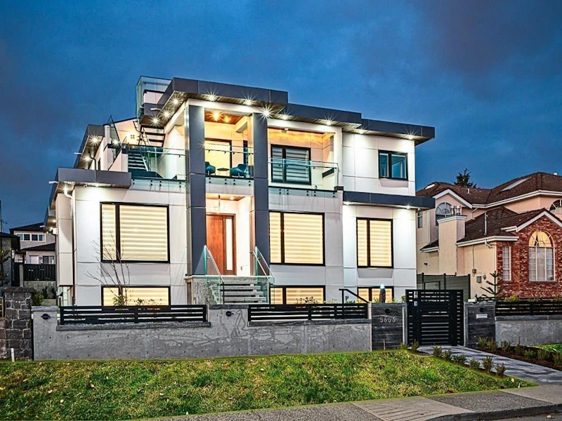 5655 Portland Street, Burnaby BC V5J 2R7