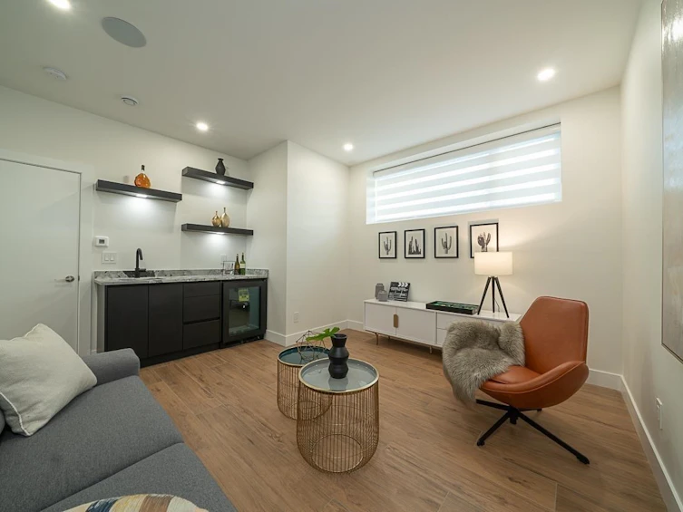 5655 Portland Street, Burnaby, BC, V5J 2R7 - 7