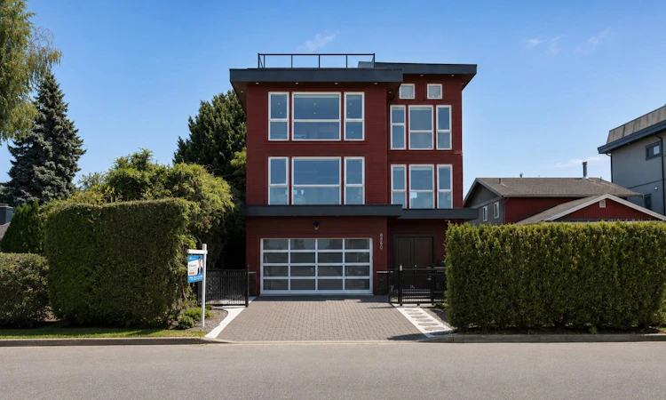 8280 Colonial Drive