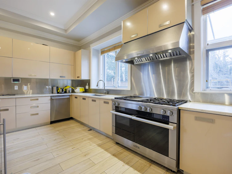 8280 Colonial Drive, Richmond, BC, V7C 4T4 - 9