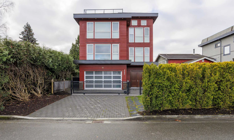 8280 Colonial Drive