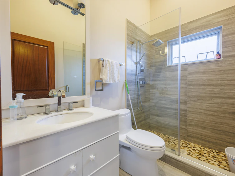8280 Colonial Drive, Richmond, BC, V7C 4T4 - 16