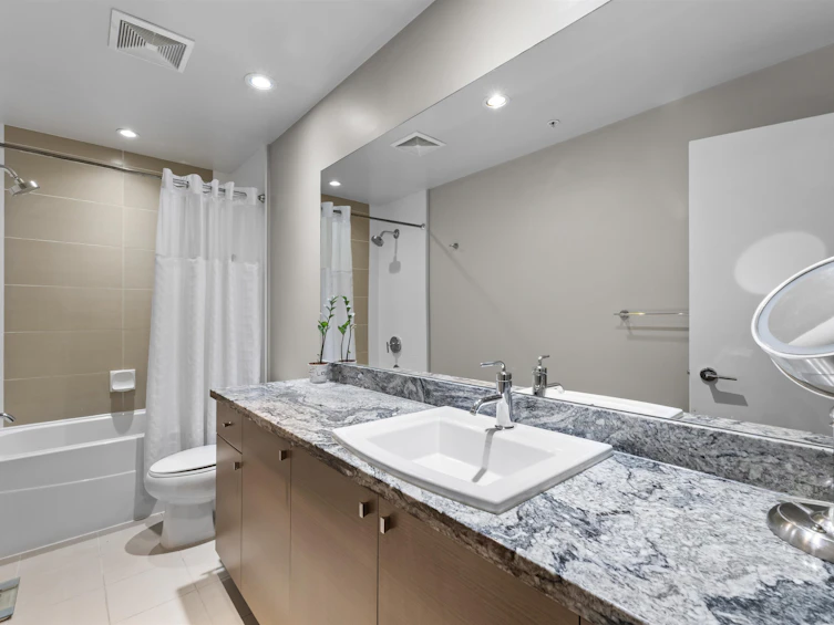 301-6430 194 Street, Surrey, BC, V4N 6J7 - 14