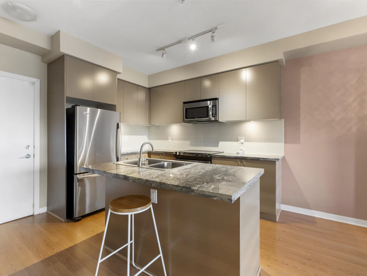 301-6430 194 Street, Surrey, BC, V4N 6J7 - 4