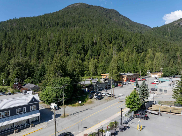 7421 Prospect Street, Pemberton, BC, V0N 2L0 - 7